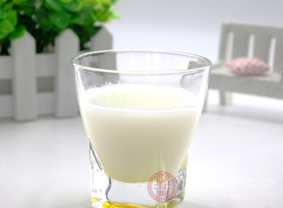 早餐奶比普通奶营养