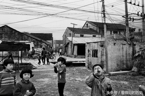 老照片：1991年的浙江温州，满大街的菲亚特